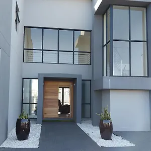 Guest house Lnd Bloubergstrand